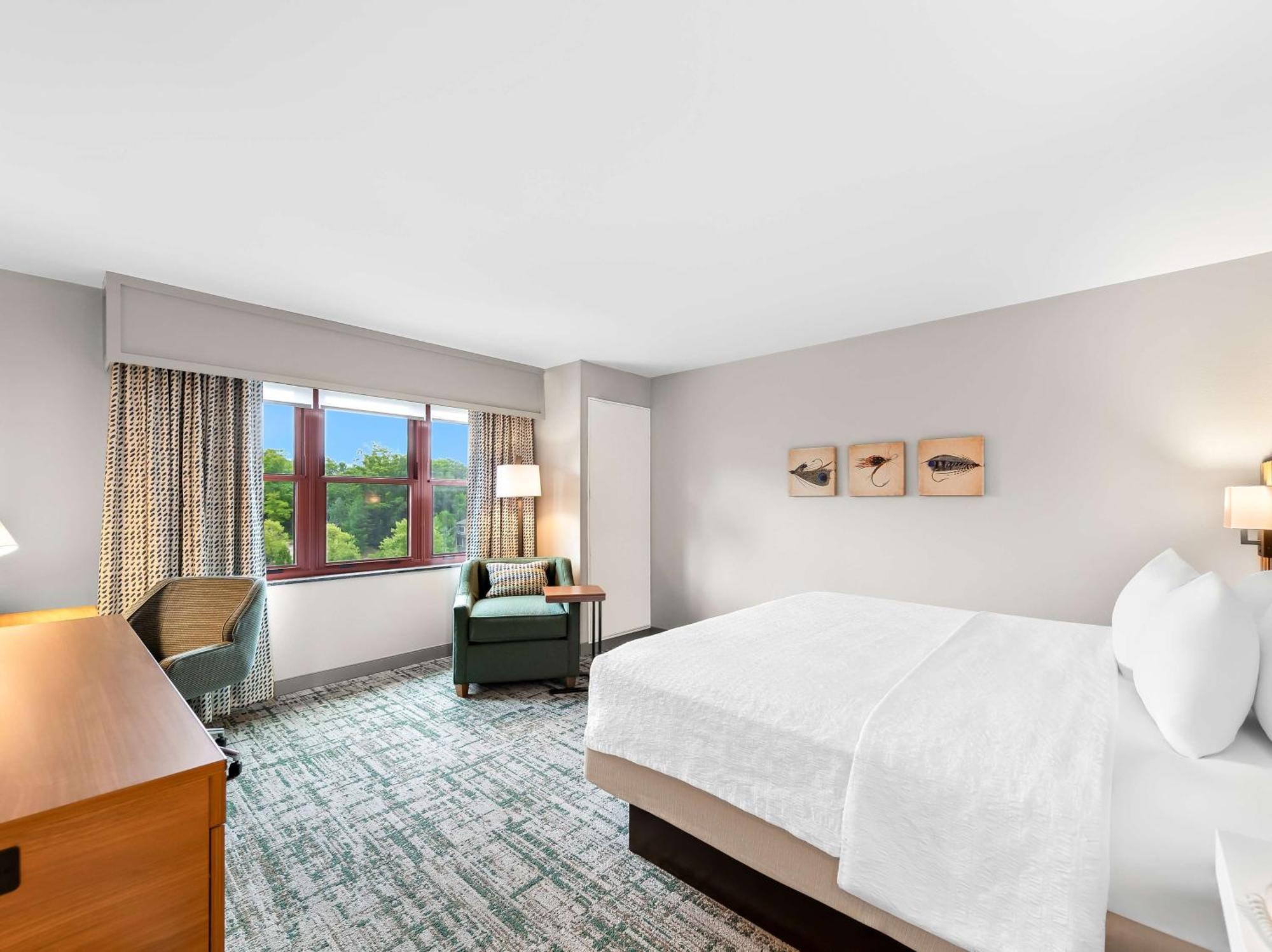 Hampton Inn & Suites Lake Placid Exterior photo