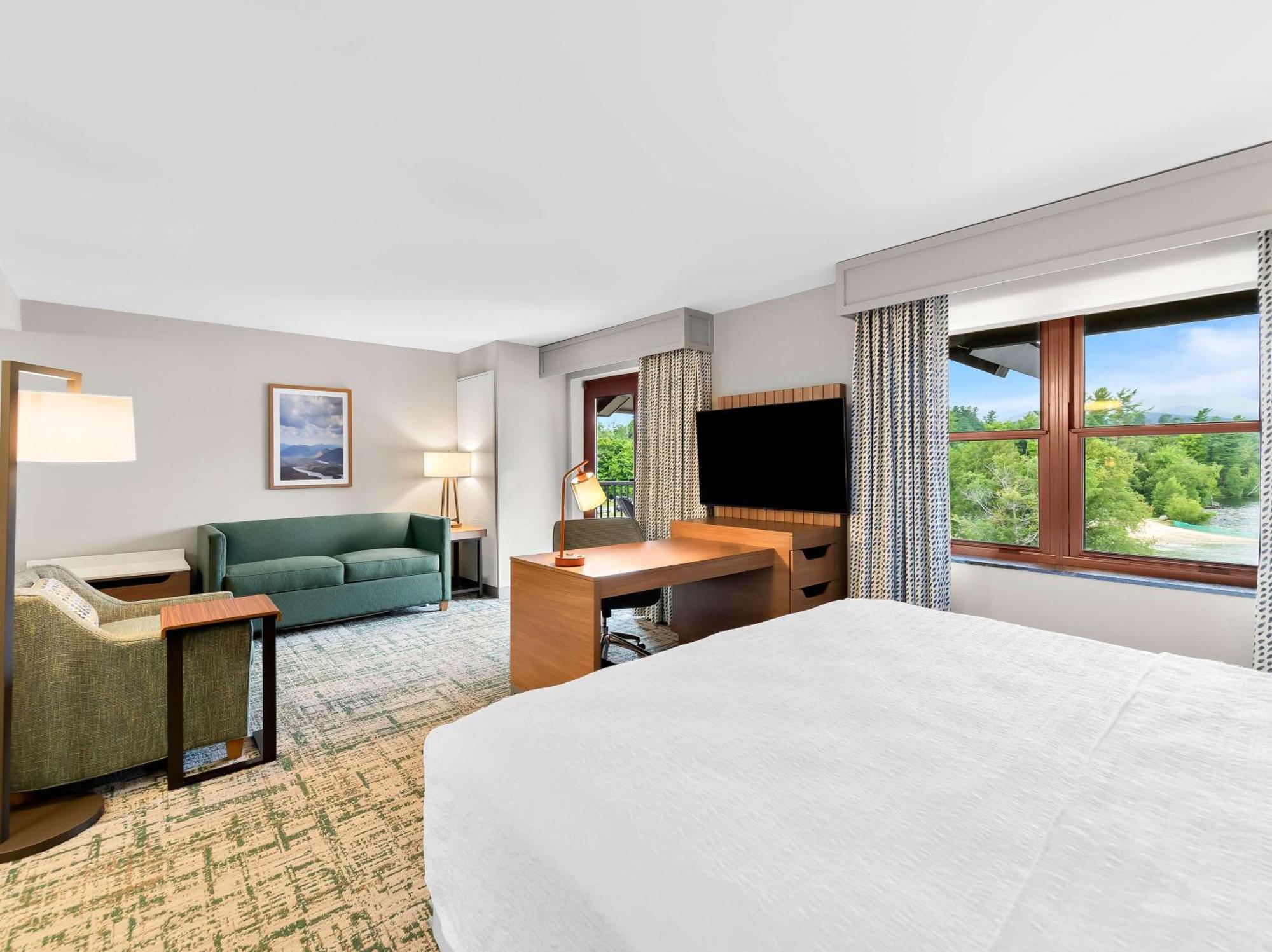 Hampton Inn & Suites Lake Placid Exterior photo