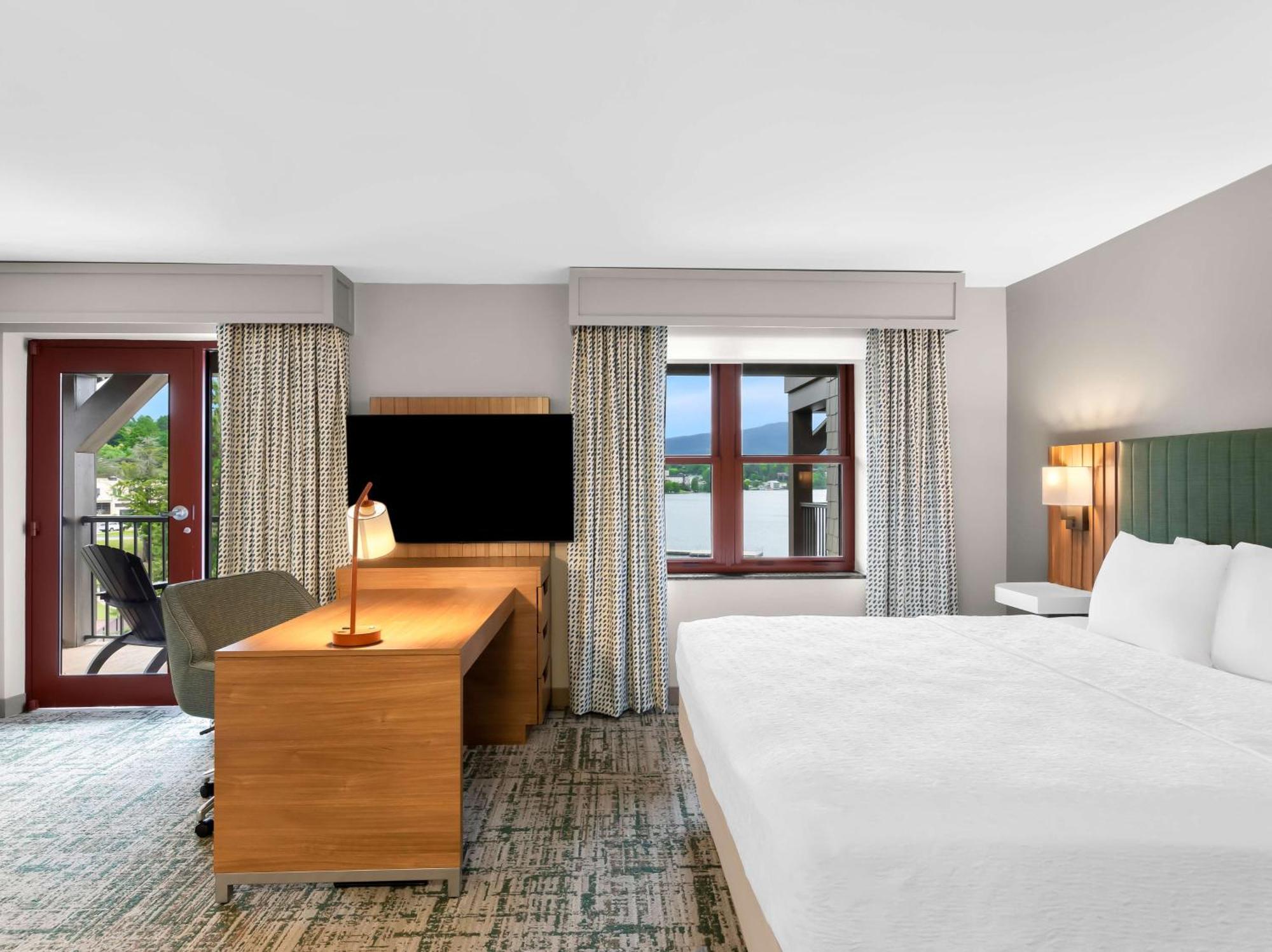 Hampton Inn & Suites Lake Placid Exterior photo