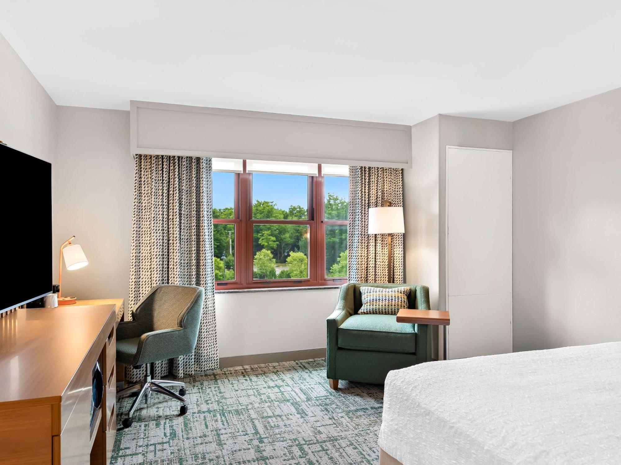 Hampton Inn & Suites Lake Placid Exterior photo