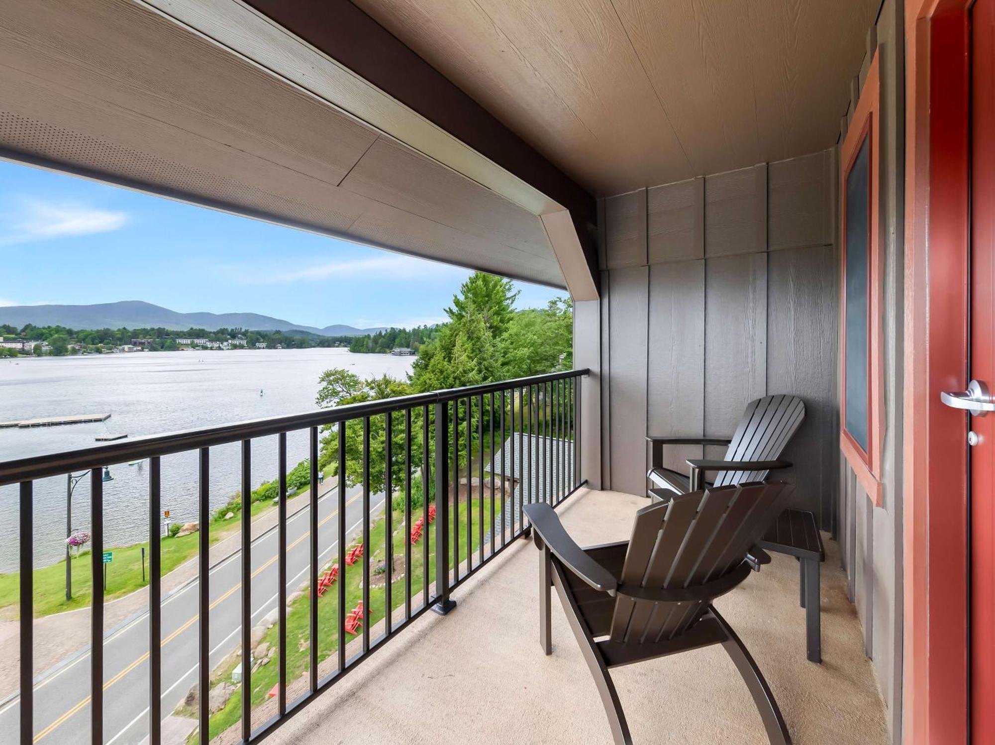 Hampton Inn & Suites Lake Placid Exterior photo