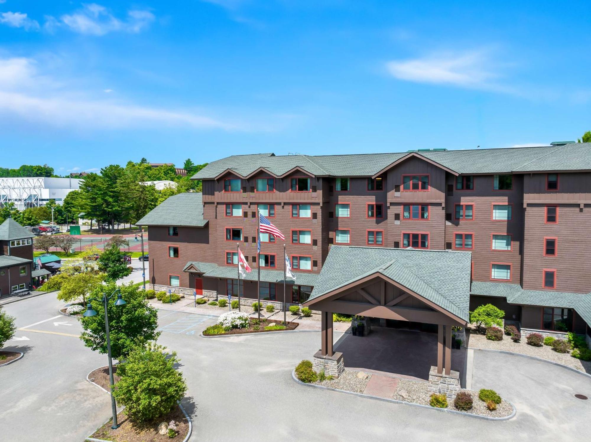 Hampton Inn & Suites Lake Placid Exterior photo